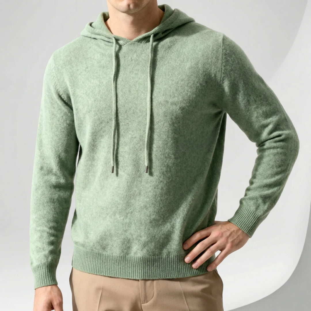 Mjuk och lyxig herrtröja. Minimalistisk hoodie designad för stilrent höst- och vintermode.