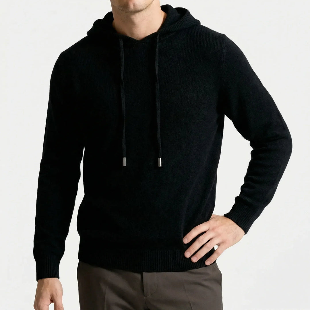 Trendig minimalistisk herr-hoodie. En lyxig pullover, idealisk för bekväma höst- och vinterdagar.
