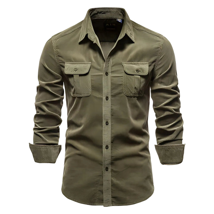 Mörkgrön herrskjorta i militärstil med dubbla bröstfickor, perfekt för avslappnat höstmode.