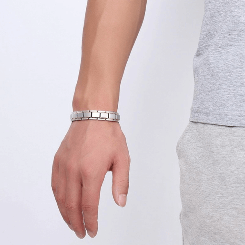 Magnetarmband CoreFlex i rostfritt stål, stilren unisex-accessoar för välmående och energi.
