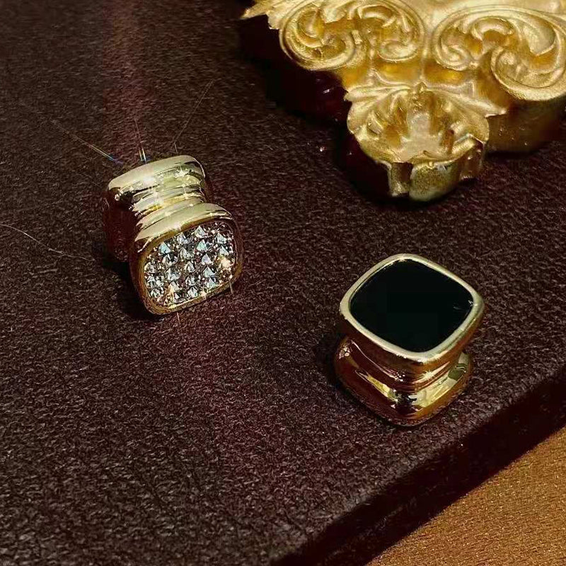 "Magnetiska dubbelsidiga örhängen, fyrkantig design med diamanter och svart alternativ, moderna och eleganta för kvinnor."