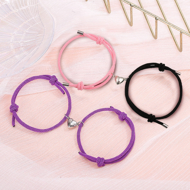 "Magnetiska justerbara nylonarmband för par med hjärtformad magnetberlock, finns i flera färger och justerbara storlekar."