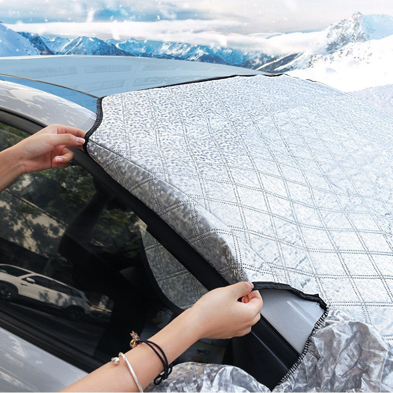 "Magnetiskt bilskydd silver, skyddar mot snö och frost, passar alla fordon, enkel installation, mått 150x105 cm."