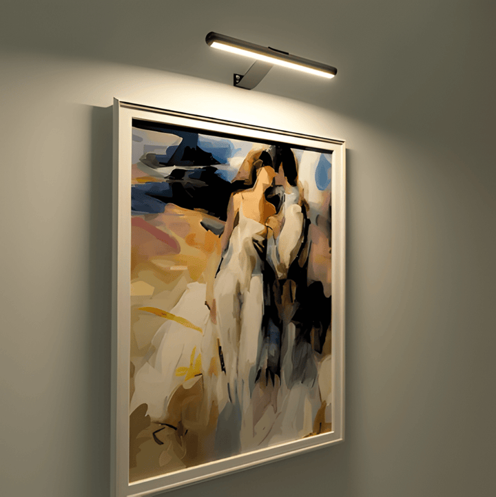 MagniLite roterbar LED-vägglampa, sladdlös & USB-laddningsbar. Modern design för heminredning.