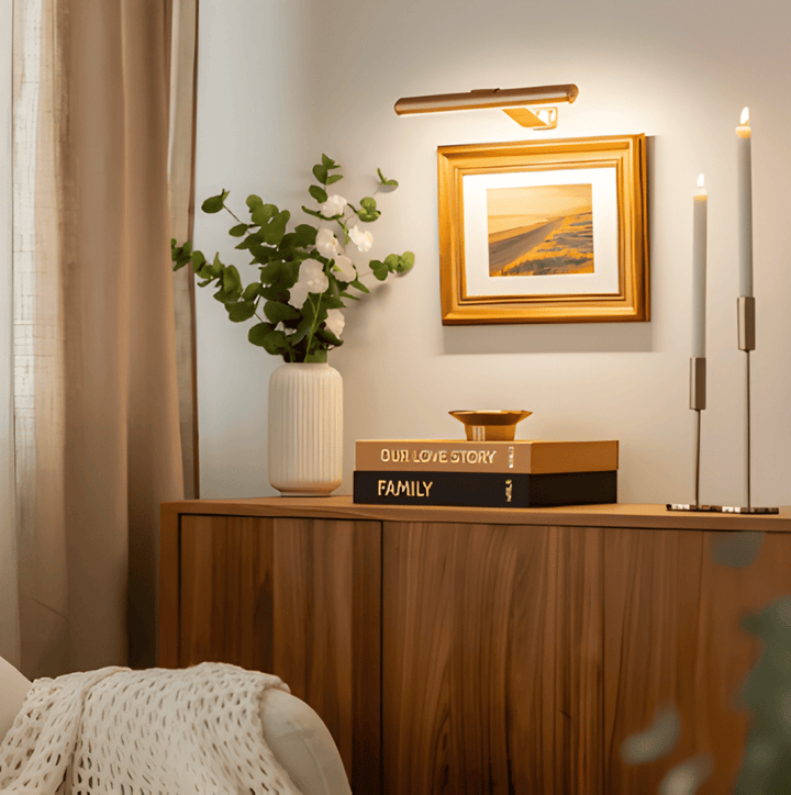 Flexibel MagniLite vägglampa med dimbar LED-belysning. Magnetisk, perfekt för modern inomhusbelysning.