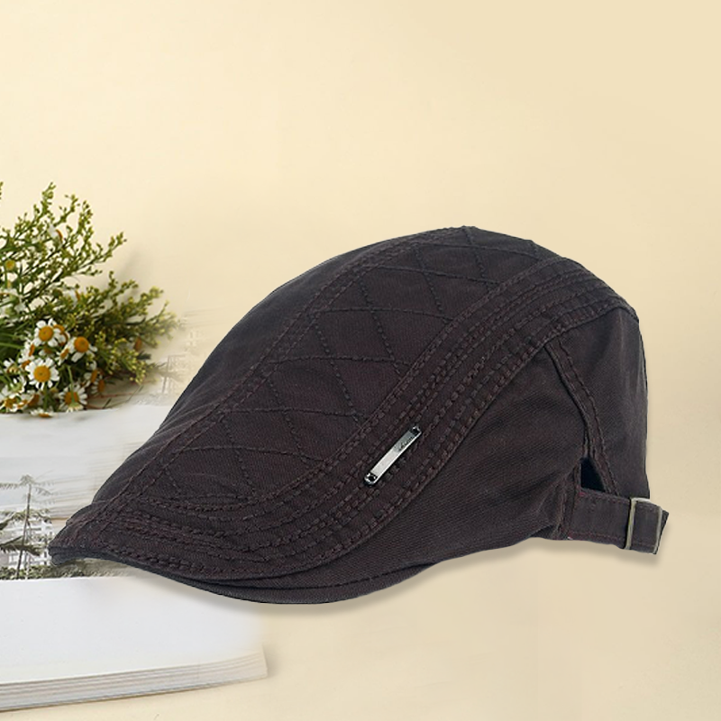 "Mäns casual keps med broderi, kort brätte och strukturerad design i svart bomull, stilfull och justerbar för perfekt passfor