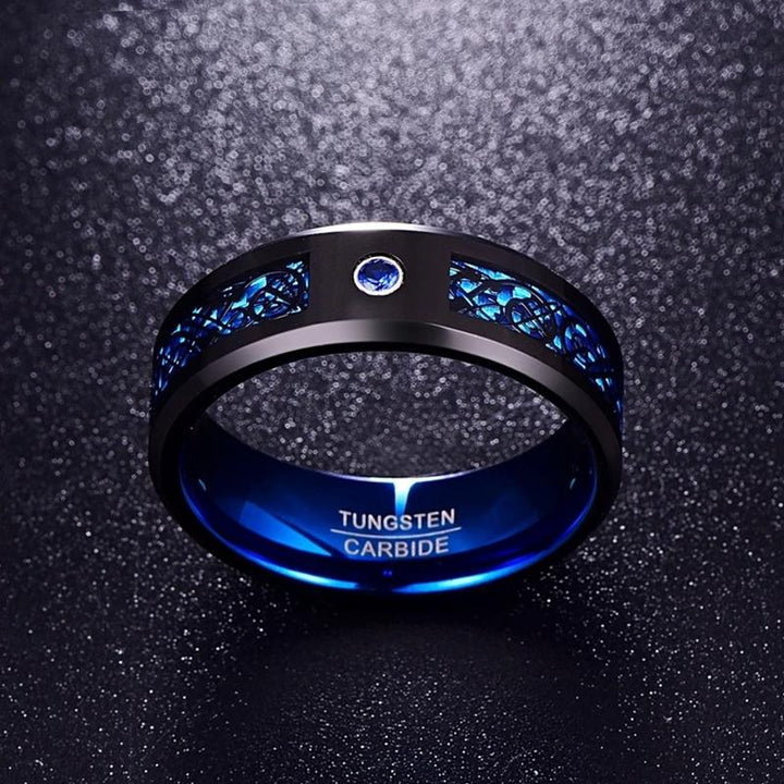 "Mäns färgglada tungstencarbide drakring, elegant design, i grön nyans. Högkvalitativt smycke för stilmedvetna män."