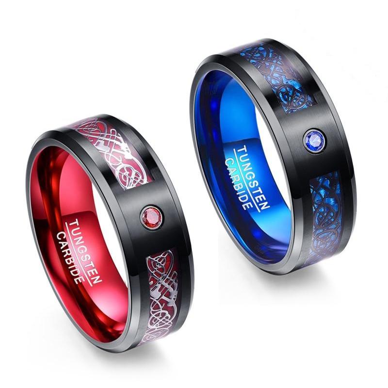 "Mäns färgglada tungstencarbide drakring, elegant design, i grön nyans. Högkvalitativt smycke för stilmedvetna män."