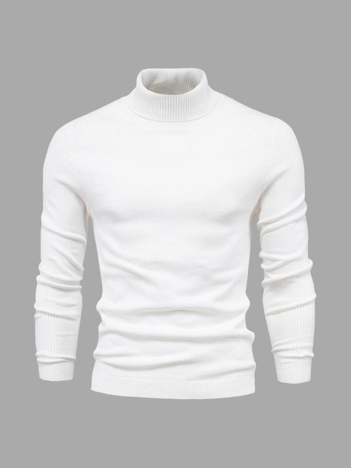Man bär en elegant, smalskuren polotröja. Mason design, perfekt för både jobb & fritid.