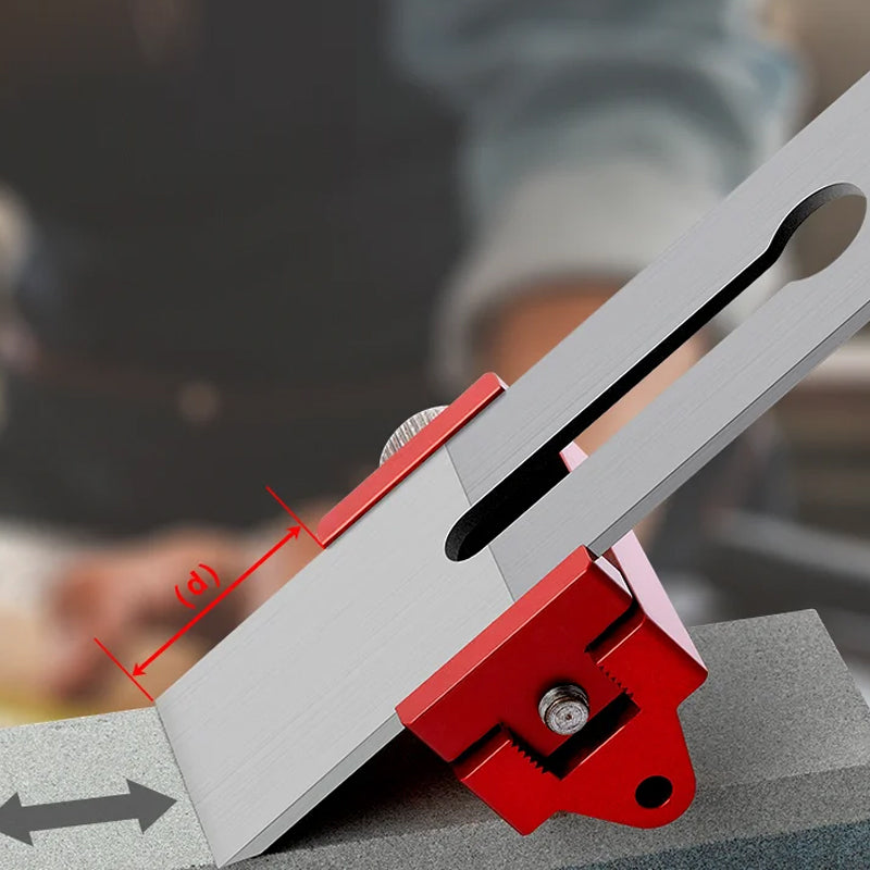 "Metallisk sliphjälp för mejslar och hyvelblad, ergonomisk design med korrosionsbeständig yta, för exakt slipning."
