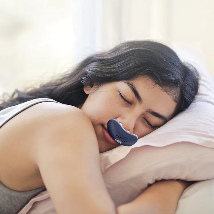 Ultrakompakt mikro CPAP för sömnapné. Diskret och bekväm lösning för bättre andningshälsa.