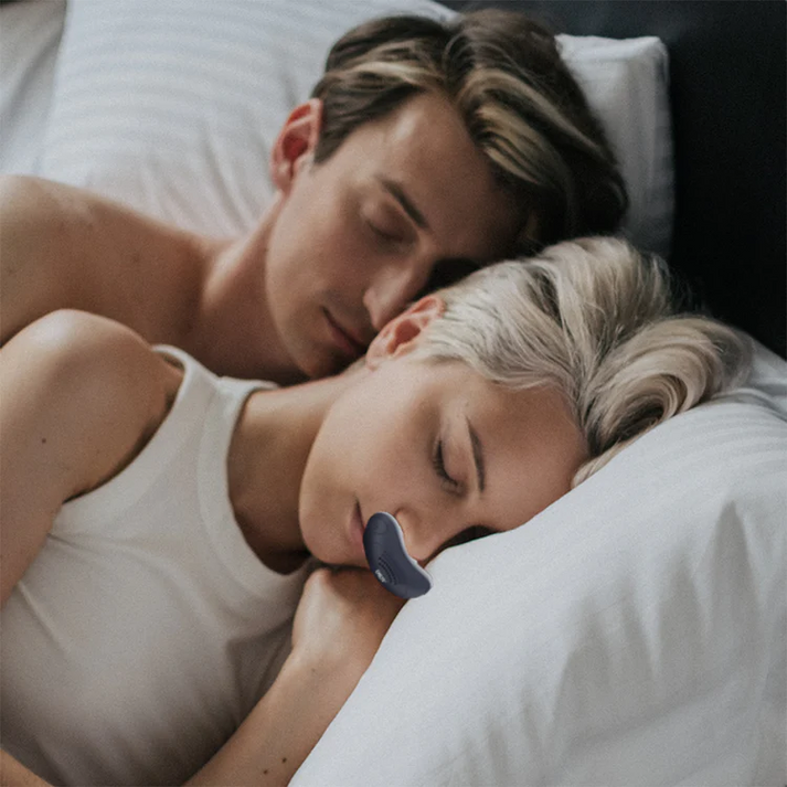 Förbättra din sömn med mikro CPAP mot sömnapné. Njut av tystare nätter och ökad komfort.