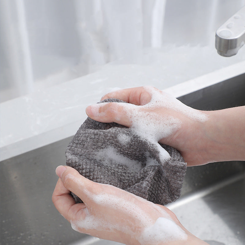 "Mikrofiber köksskrubbduk med mjuk, tjock textur för effektiv rengöring; idealisk för alla ytor i hemmet."