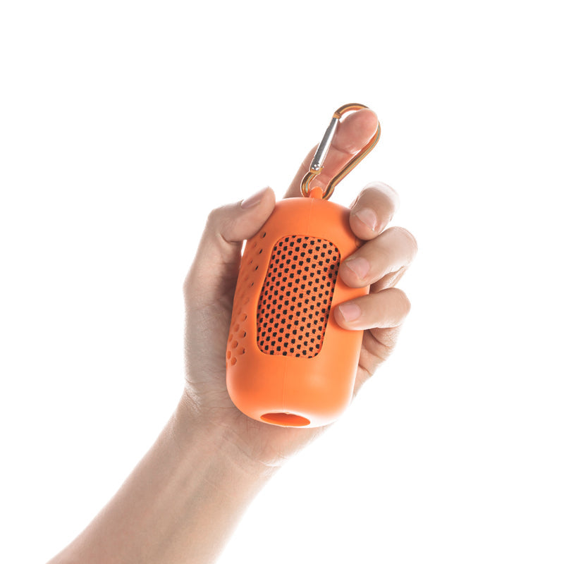 "Mikrofiberhandduk för sport, ljusblå med effektiv kylfunktion, idealisk för utomhusaktiviteter och träning."