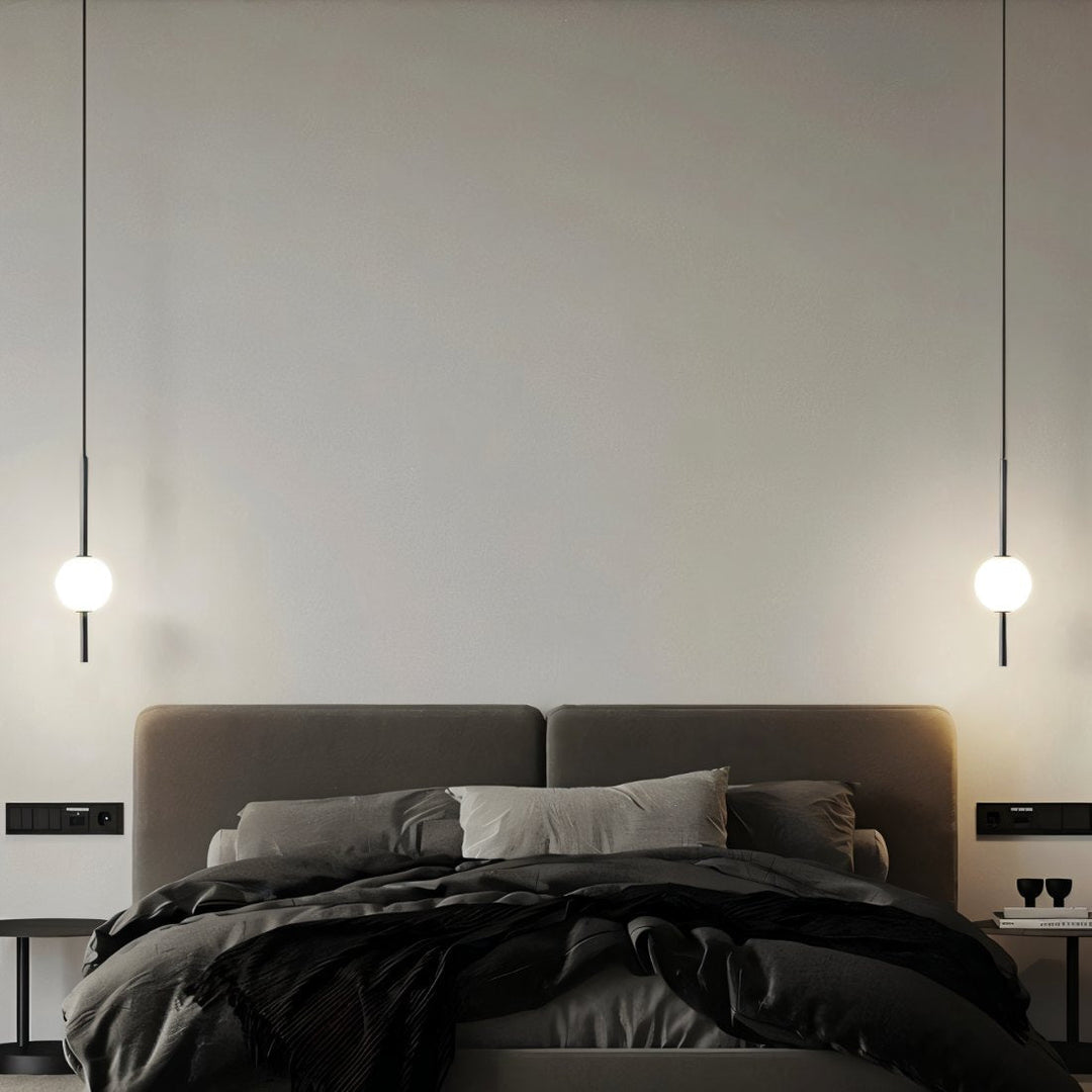 Svart minimalistisk LED-pendellampa, modern taklampa för vardagsrum eller hall, stilren belysning.