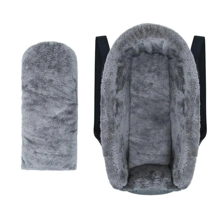 Stilren och mjuk bilstol för husdjur. Designad för att erbjuda din hund/katt en säker och skön plats.