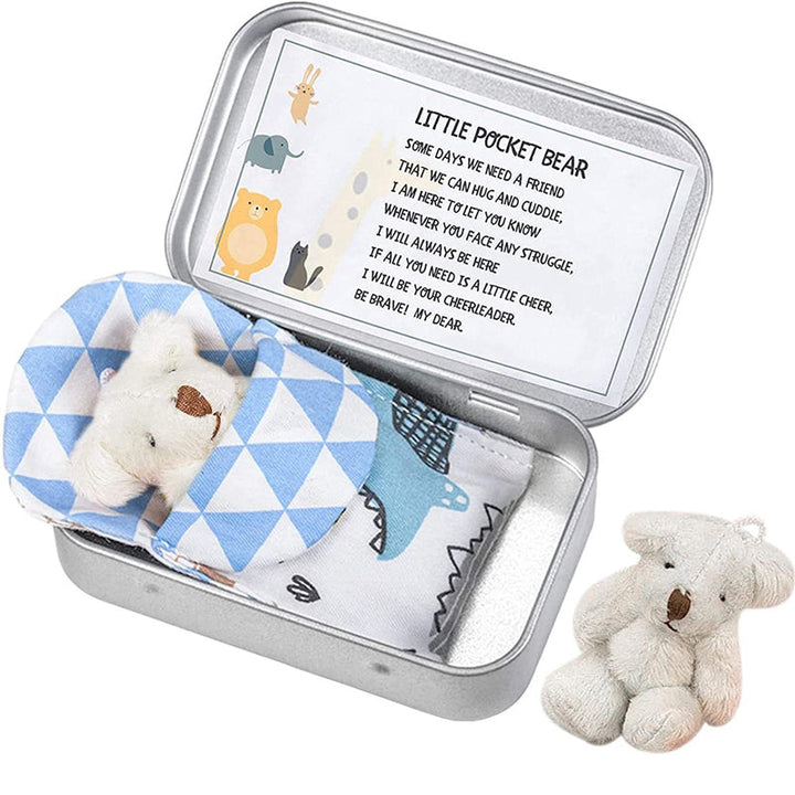 "Mjuk nallebjörn i plåtlåda, perfekt för barn, finns i brun, rosa och vit. Plyschig och kramvänlig."