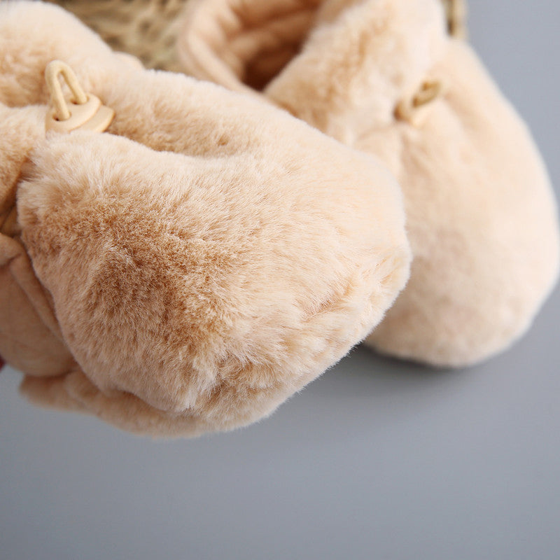 "Mjuka unisex bebis mjuksulor i beige, brun och rosa med elastisk design och halkfri sula, perfekt för små äventyrare."