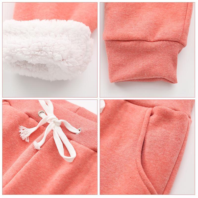 "Mjuka, värmande kashmirträningbyxor för dam i stilren fleece, perfekt för kalla dagar, i elegant, lätt design."