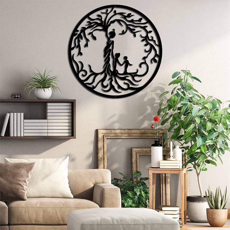 "Moder Livsträd i metall med familjemotiv, väggdekoration som symboliserar moderlig kärlek, 35x35 cm för inomhusbruk."