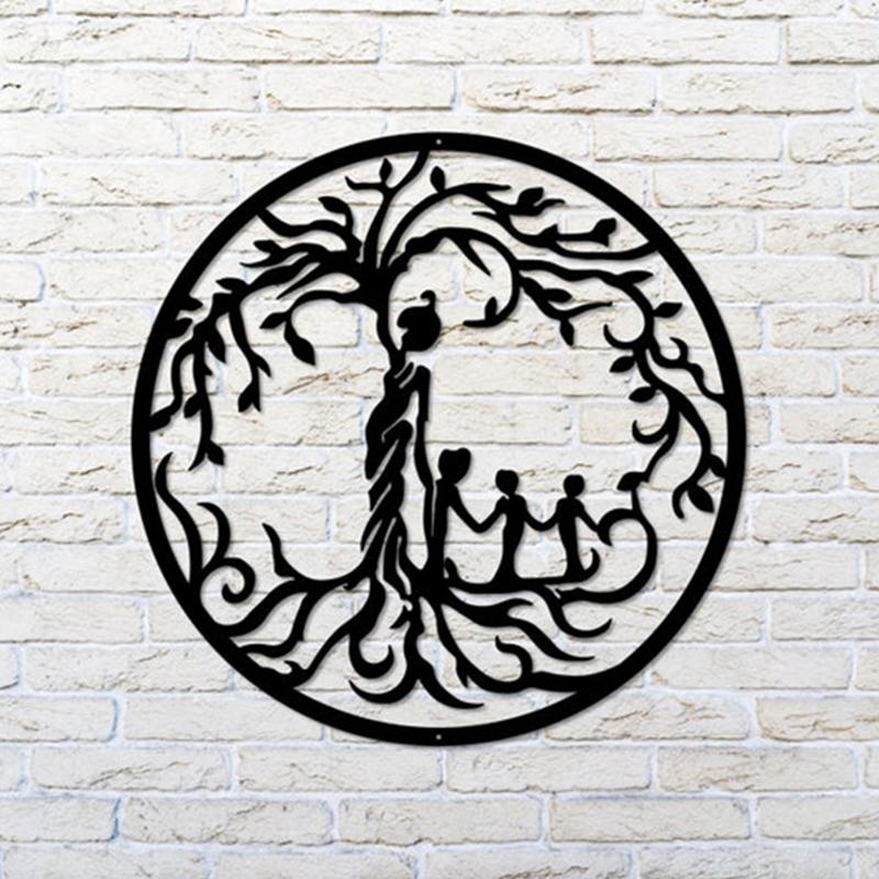 "Moder Livsträd i metall med familjemotiv, väggdekoration som symboliserar moderlig kärlek, 35x35 cm för inomhusbruk."