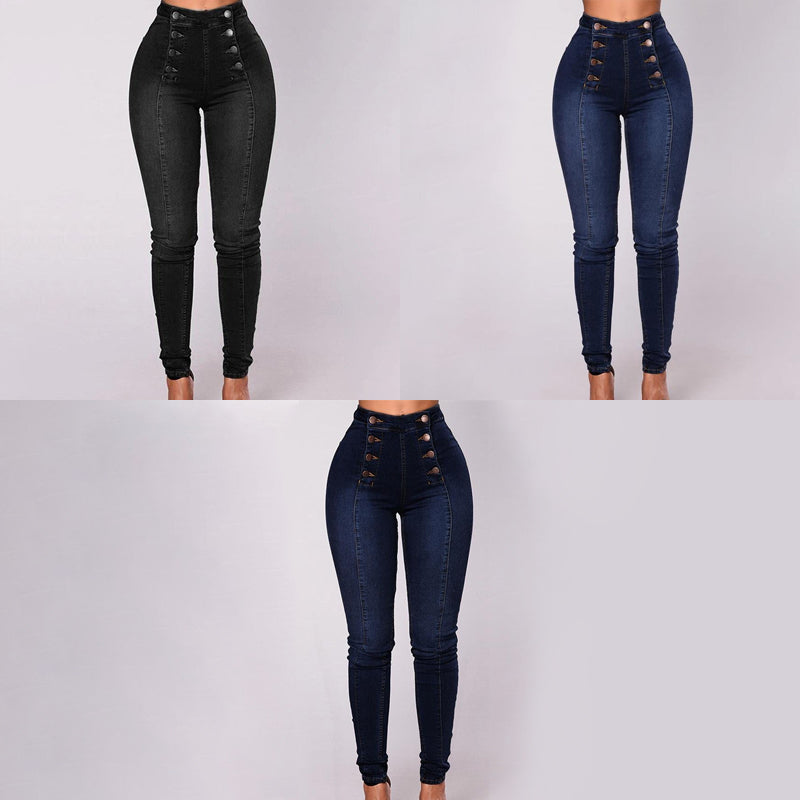 "Moderiktiga dubbelknäppta skinny-jeans med hög midja för kvinnor, sett framifrån, erbjuder stil och komfort."