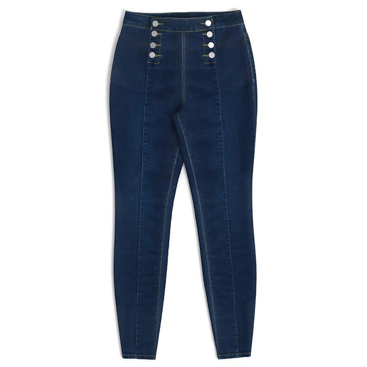 "Moderiktiga dubbelknäppta skinny-jeans med hög midja för kvinnor, sett framifrån, erbjuder stil och komfort."