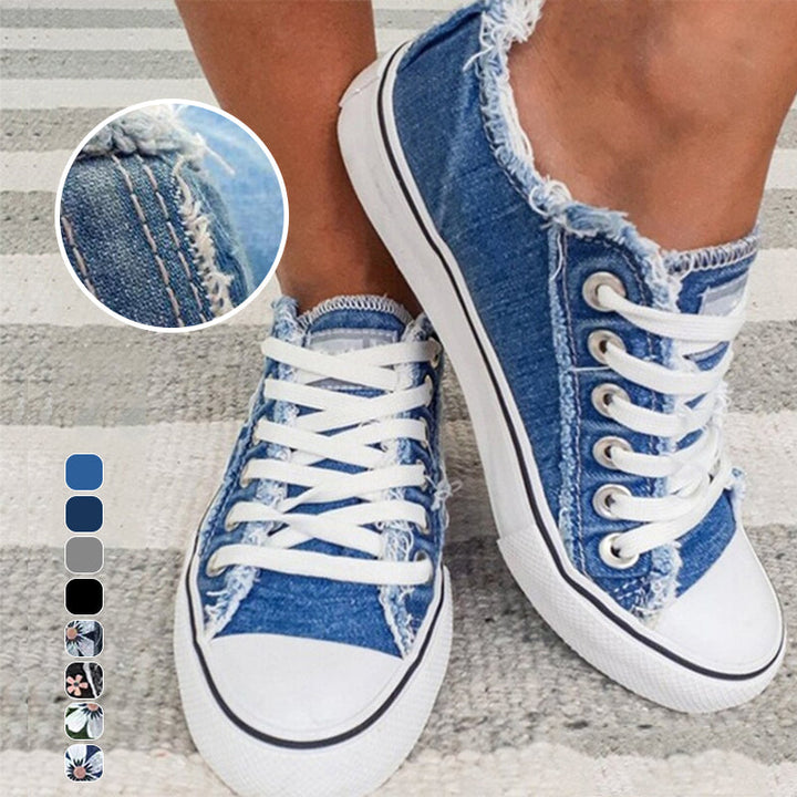 "Moderiktiga herr canvas sneakers med rund tå och stiliga tofsar. Perfekta för sommar och smart-casual stil."