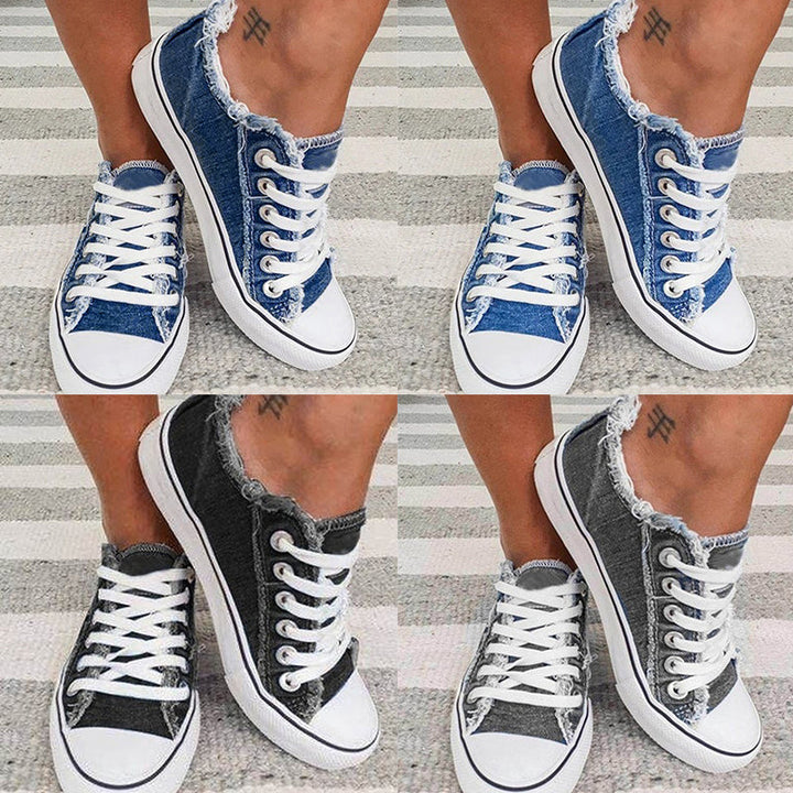 "Moderiktiga herr canvas sneakers med rund tå och stiliga tofsar. Perfekta för sommar och smart-casual stil."