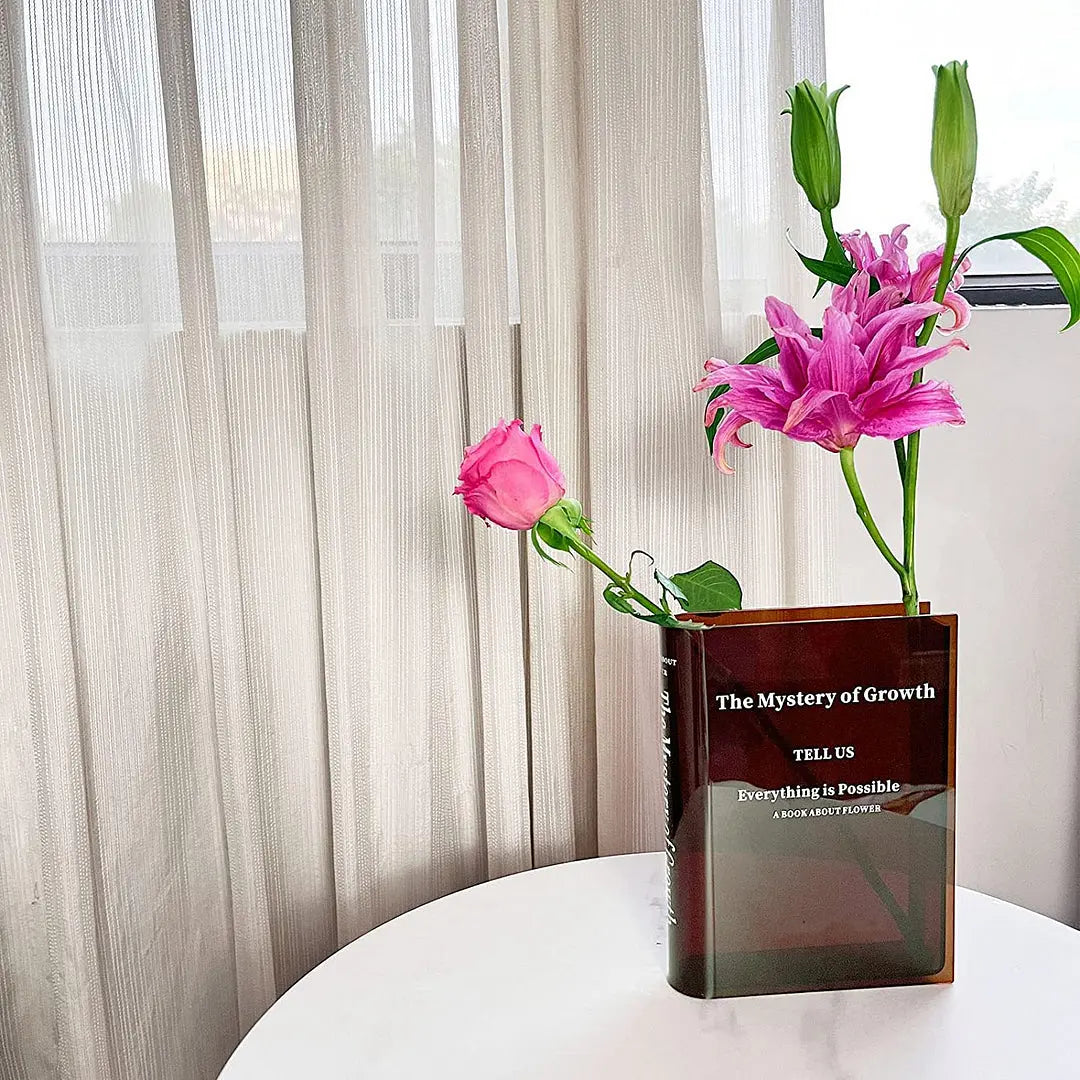 Unik bokformad akrylvas. Perfekt för blommor och som heminredning, presenttips.
