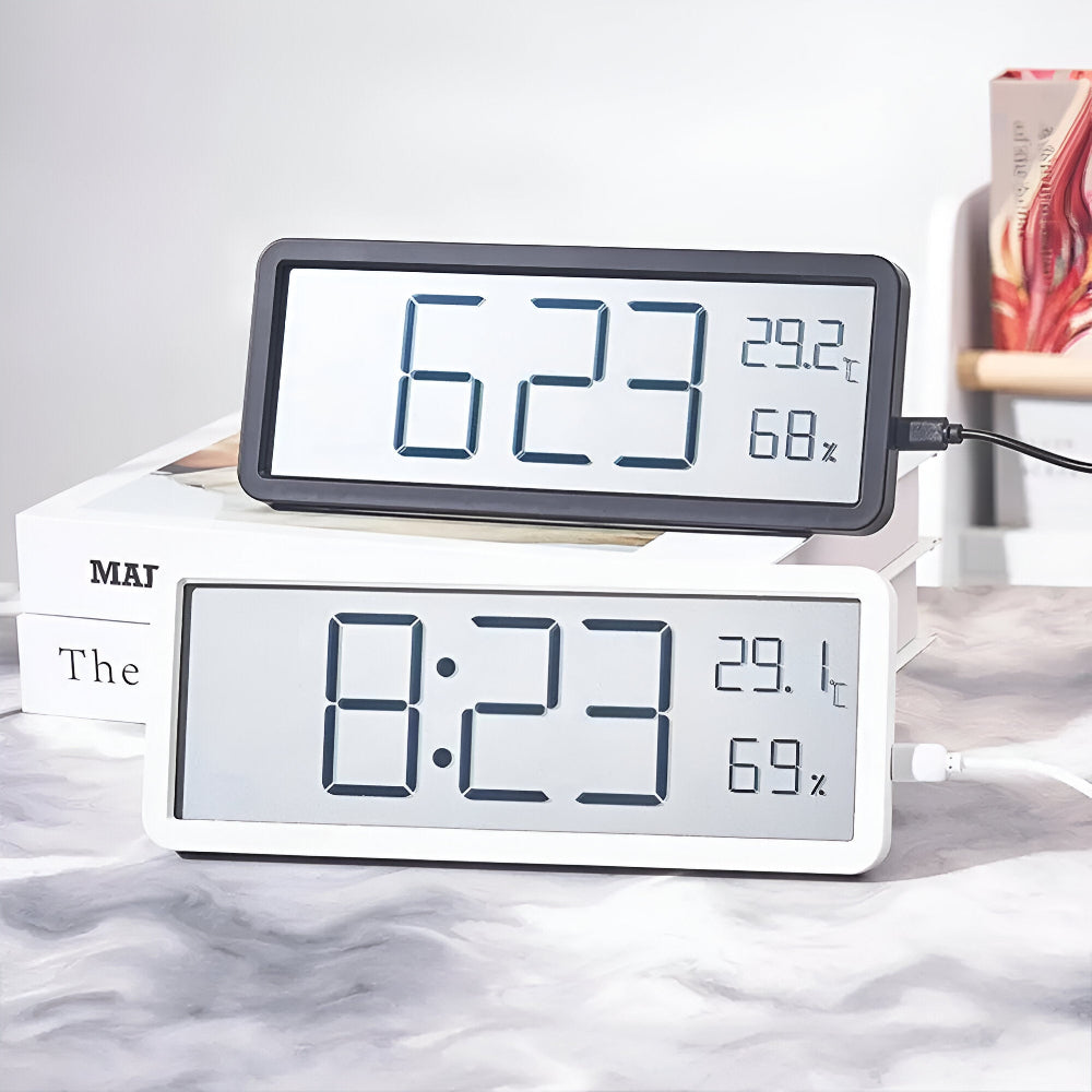 Modern digital LED-väggklocka visar tid, temperatur och fuktighet. Elegant design för smarta hem.