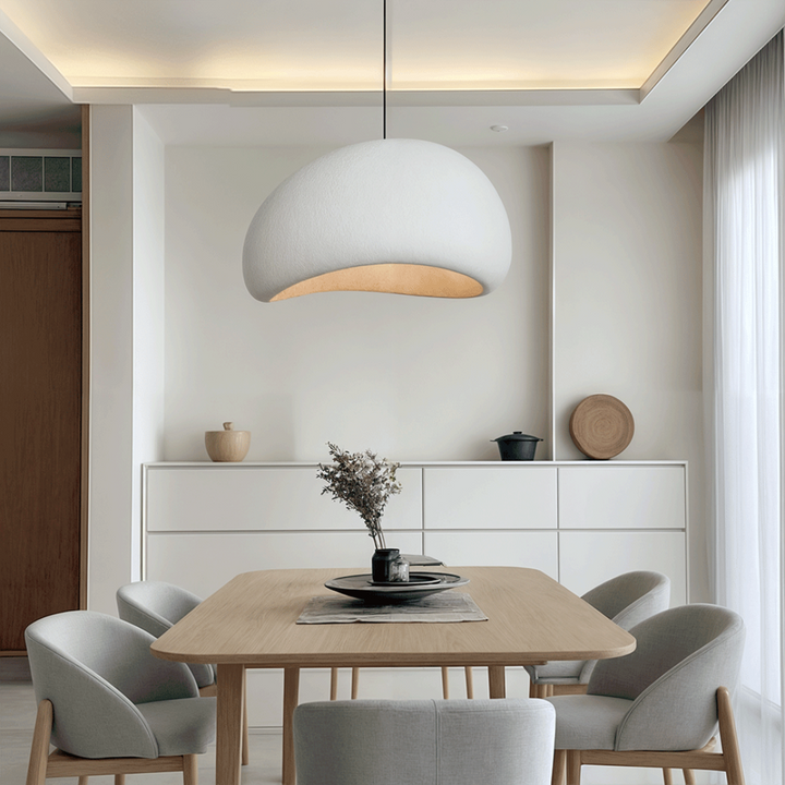 Svart modern dimbar pendellampa. Design taklampa för samtida hem.