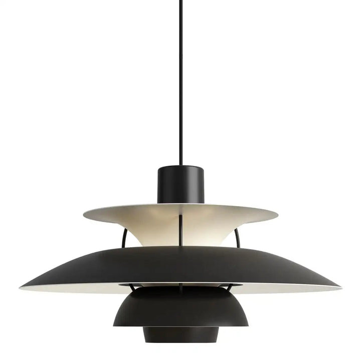 Stilren skandinavisk dimbar taklampa. Vit design som lyfter hemmets inredning.