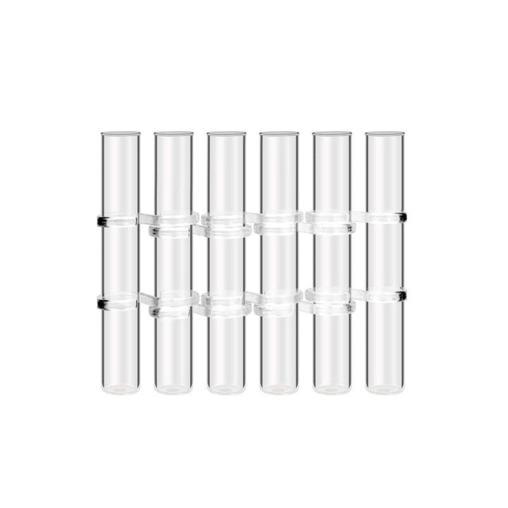 "Modern hängd blomvas av glas, flexibel och kreativ dekoration för hem och kontor, elegant och stilren design."