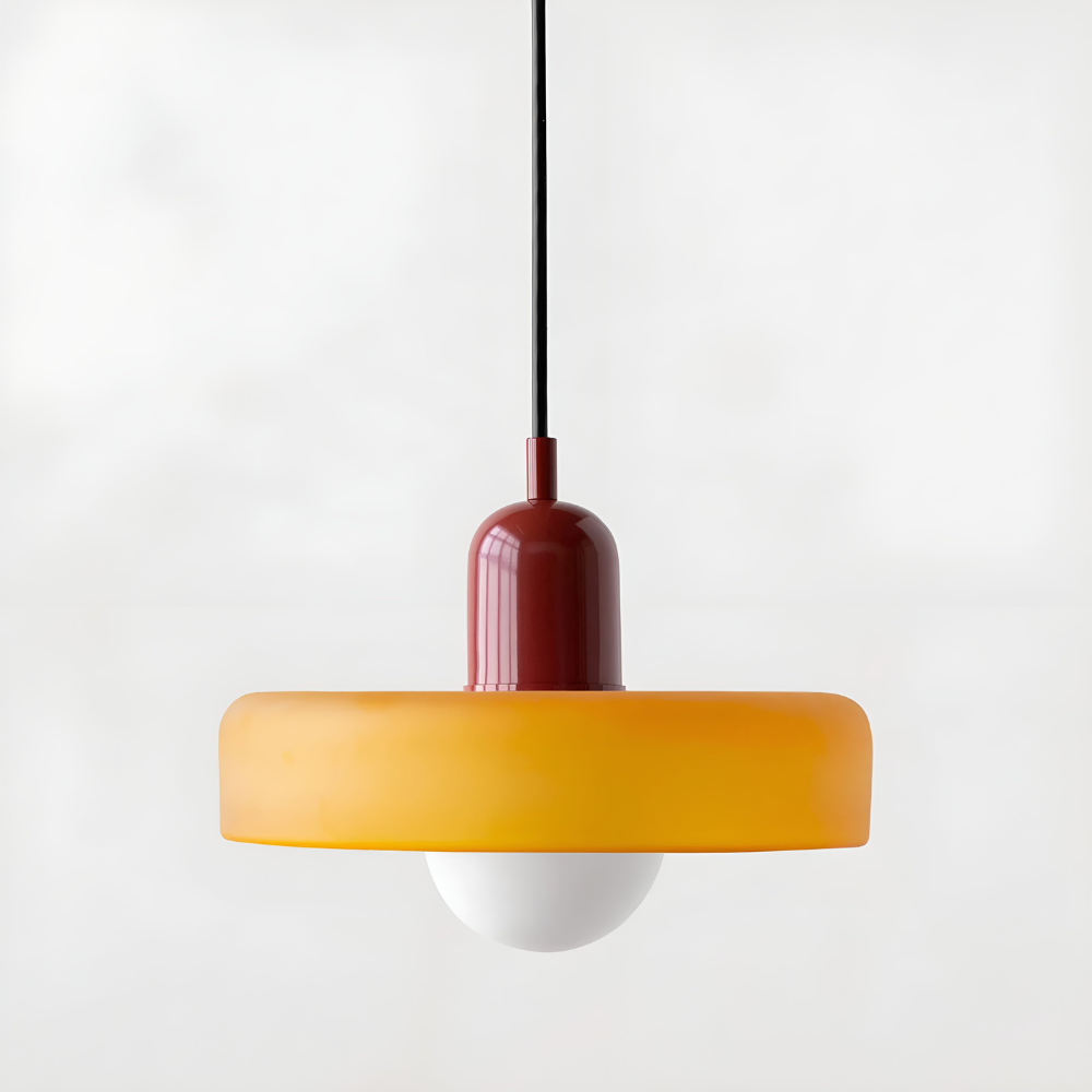 Justerbar pendellampa i glas. Modern designlampa, perfekt för hög takhöjd.