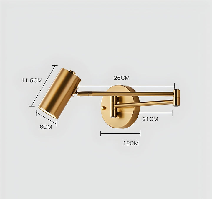 Elegant guld- och svartfärgad vägglampa. Den justerbara armen ger flexibel och modern inomhusbelysning.
