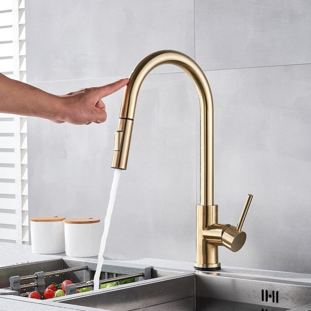 Modern köksblandare i stilren design med beröringsfri touchfunktion och utdragbar pip för det smarta köket.