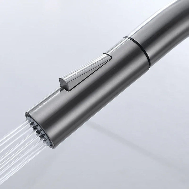 Högkvalitativ kökskran med modern design, beröringsfri sensor och utdragbar sprutpip. Enkel att installera.