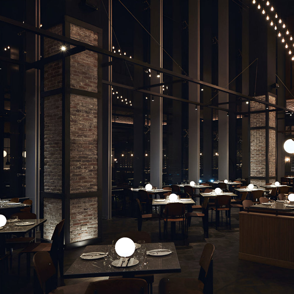 Innovativ LED bordslampa med dynamiska färger, perfekt för att skapa unik atmosfär i modern inredning.