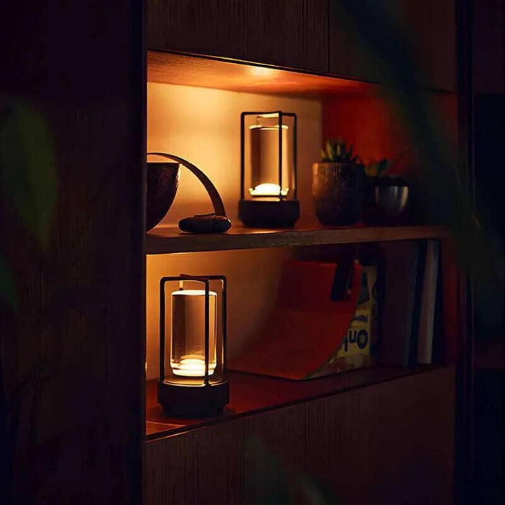 Dekorativ batterilampa med modern LED-design, en dimbar bordslampa som förhöjer stämningen.