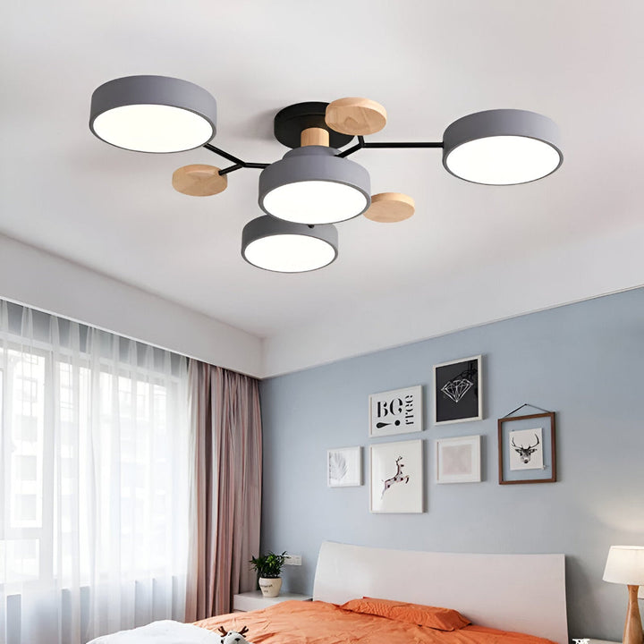 Stilren och modern LED taklampa. Energisnål belysning för ett ljust hem.