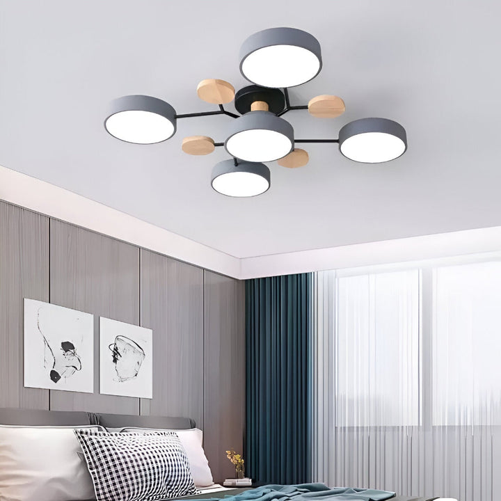 Taklampa med integrerad LED-belysning. Modern och stilren design för hemmet.