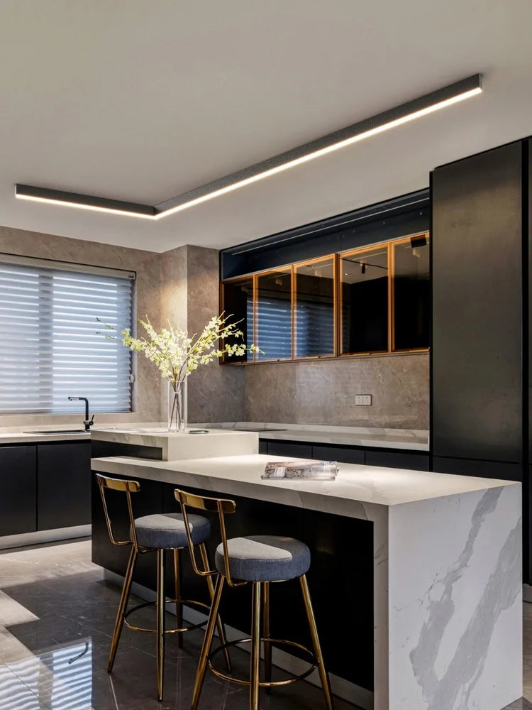Dimbar, energismart LED taklampa i modern skandinavisk design för kontor och hem.