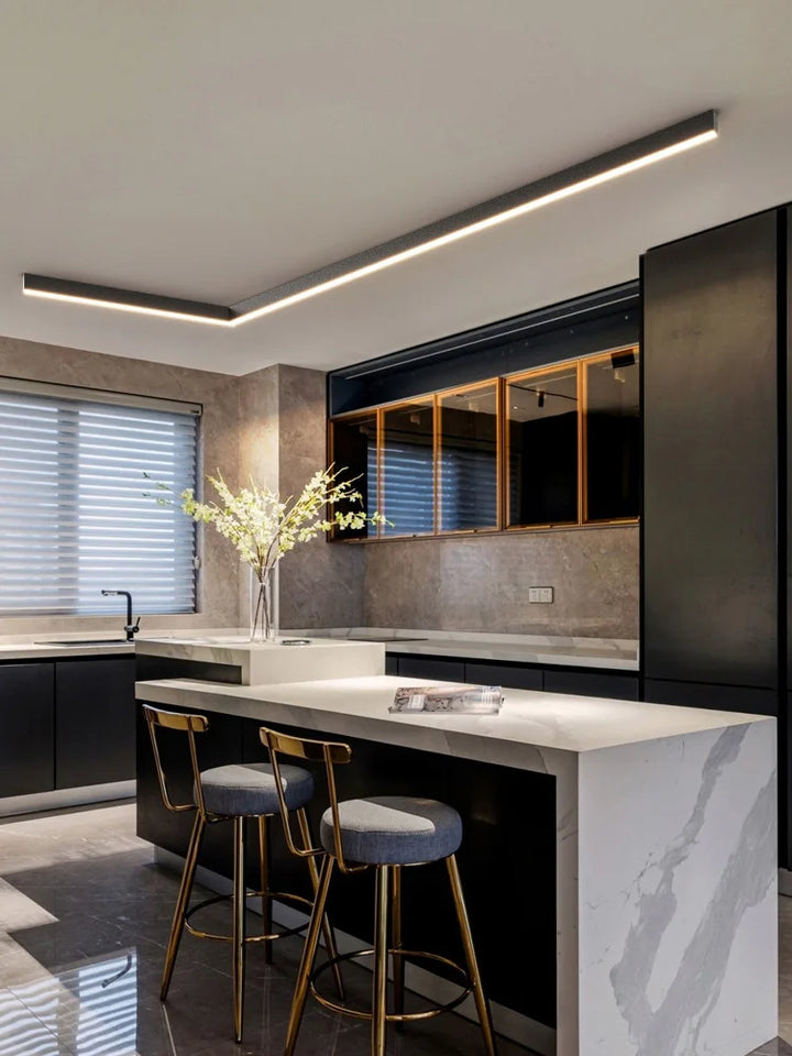 Dimbar, energismart LED taklampa i modern skandinavisk design för kontor och hem.