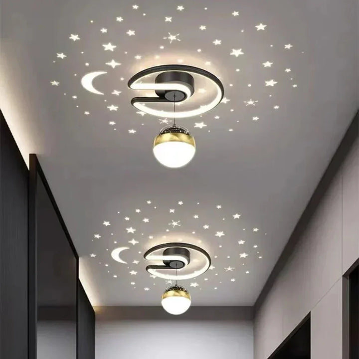 Modern LED-taklampa med stjärnhimmel. Skandinavisk design, perfekt för vardagsrum och sovrum.