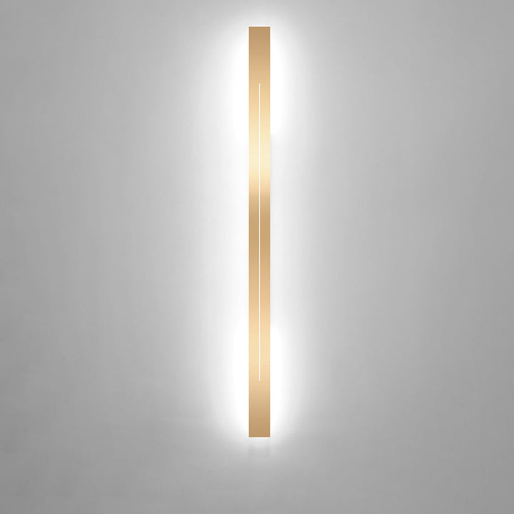 Elegant och modern svart LED-vägglampa, idealisk för vardagsrumsbelysning.