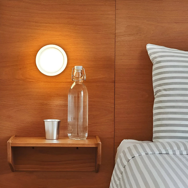 Väggmonterad gelélampa med LED för mysig atmosfär. Modern designbelysning som förgyller rummet och inredningen.