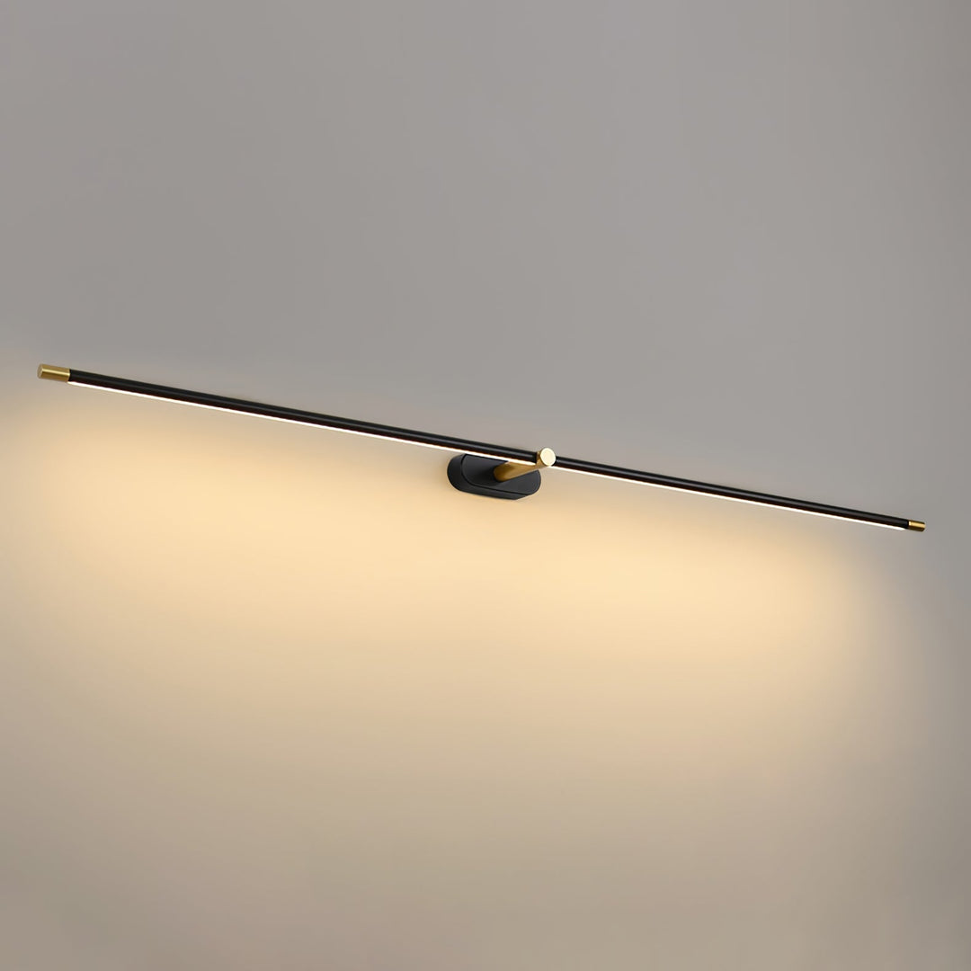 Guldfärgad minimalistisk LED vägglampa med touchdimmerfunktion för anpassat ljus.