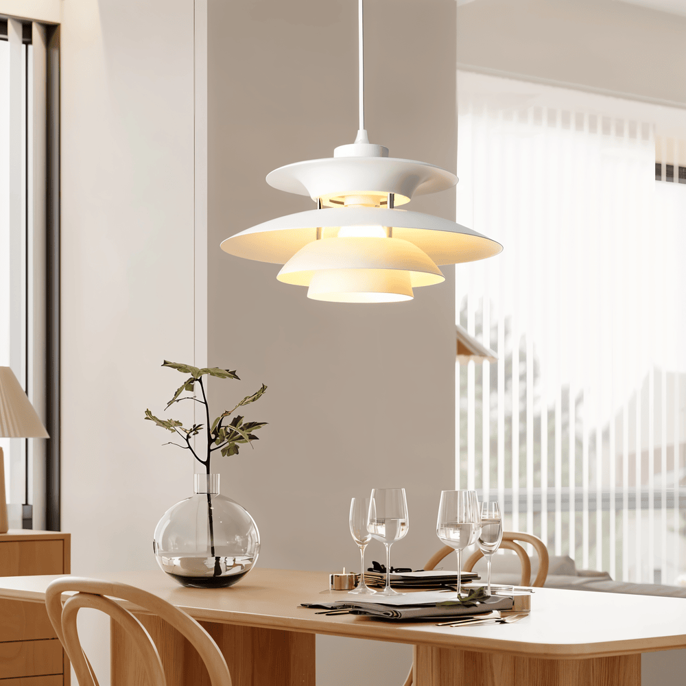Modern nordisk taklampa. Stilren pendellampa för vardagsrum & kök. Skandinavisk design.