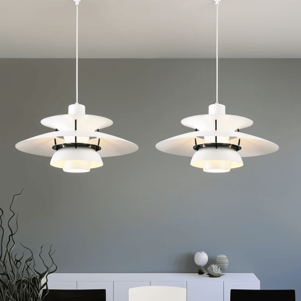 Färgglad pendellampa i modern nordisk design. Unik belysning för hemmets hjärta.